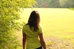 jess_walking_away_by_raiyel-d5i0jns